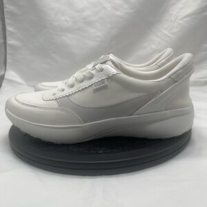 NEW Kizik Paris Women’s Slip On Lace Up Sneakers Metallic White